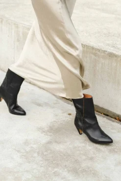 Livianna 50 Stiletto